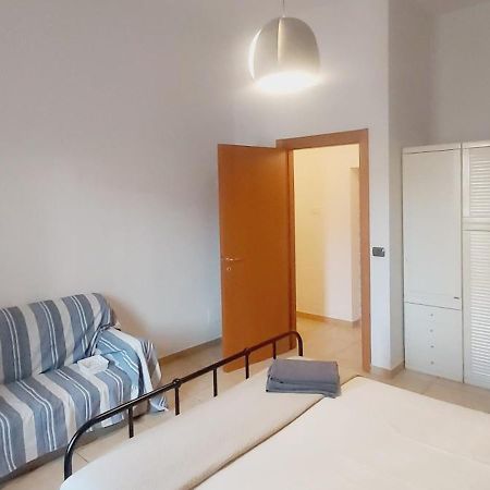 Mamo1 - Appartamento In Pieno Centro Citta Бари Экстерьер фото