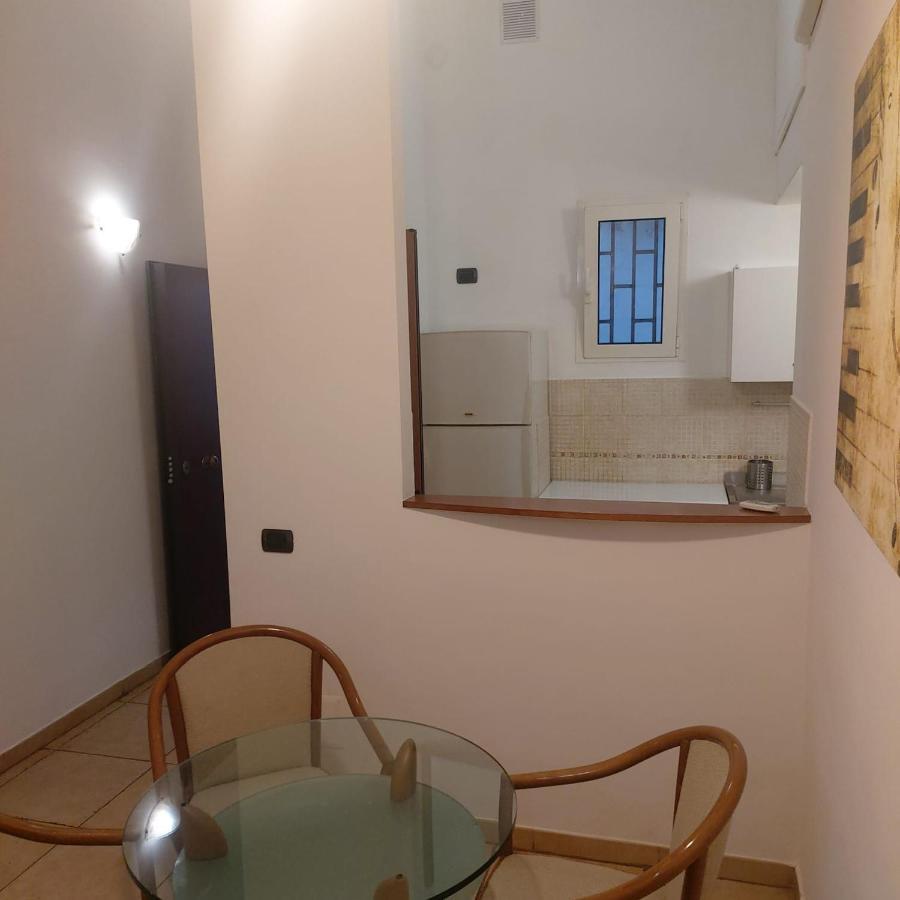 Mamo1 - Appartamento In Pieno Centro Citta Бари Экстерьер фото